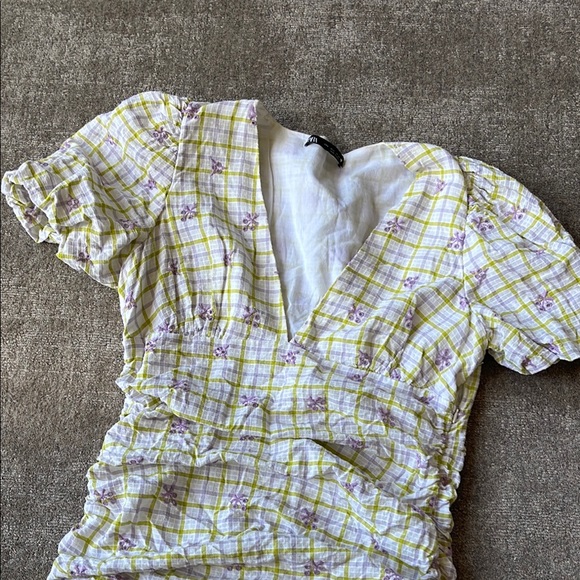 Patterned V-Neck Ruffle Dress - Picture 2 of 5